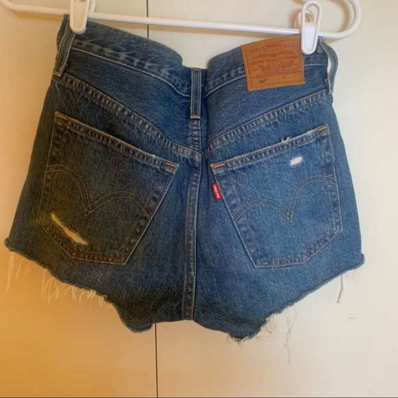 Levi’s 501 Shorts - Picture 5 of 8